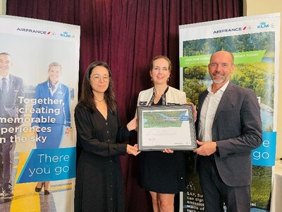 From left to right: Dora Lussiana, Environment Project Leader VINCI Energies Asia Pacific & Middle East, Femke Kroese, General Manager Air France-KLM South East Asia & Oceania and Jerome Guiral, Managing Director VINCI Energies, Asia Pacific