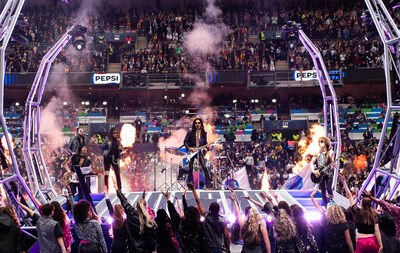 Lenny Kravitz headlined the UEFA Champions League Kick Off Show by Pepsi