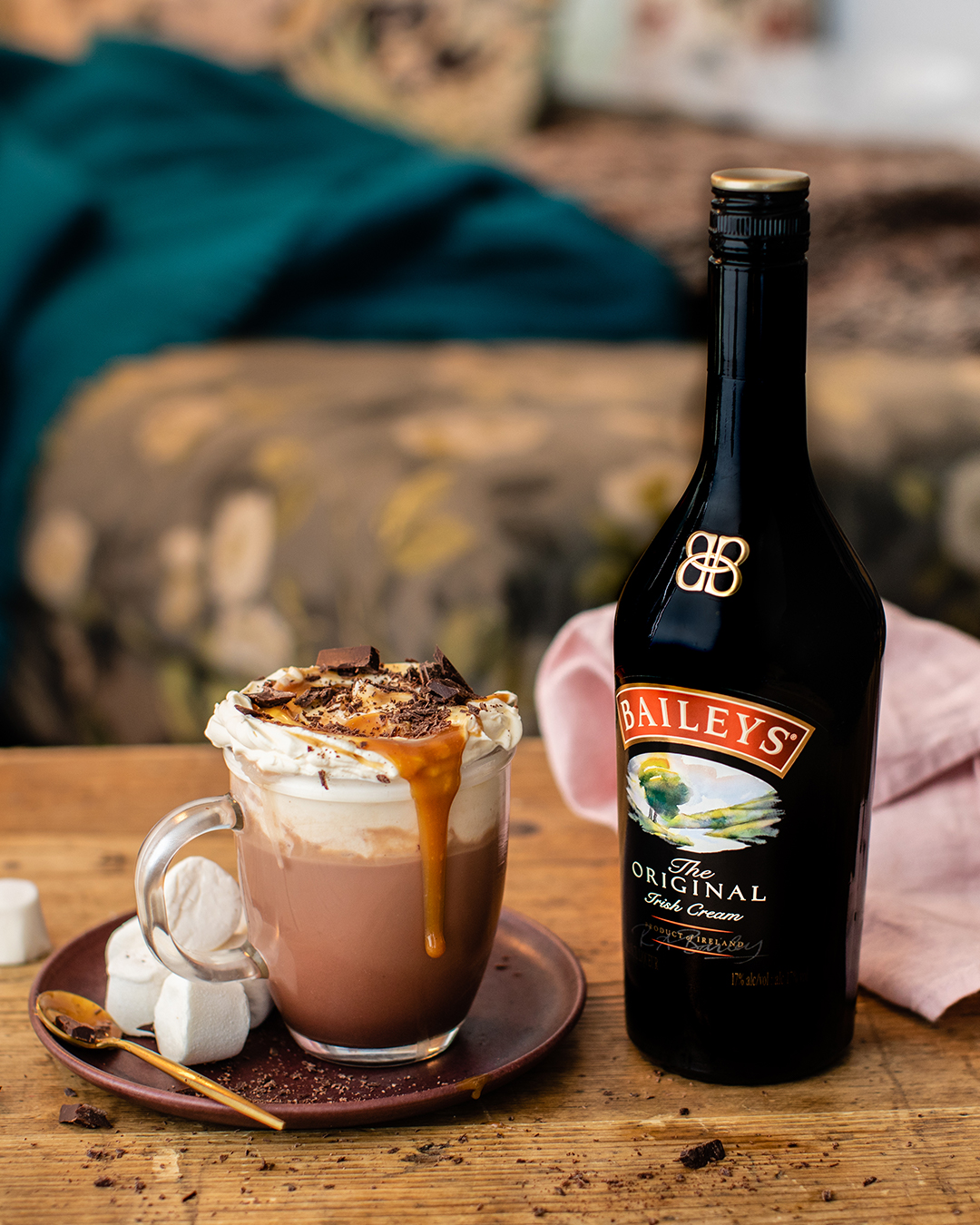 SEASON’S TREATINGS: BAILEYS ORIGINAL IRISH CREAM LIQUEUR BRINGS HOLIDAY SPIRIT TO THE MOST WONDERFUL (AND DELICIOUS) TIME OF THE YEAR