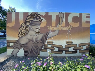 ARNOLD LAW FIRM, SAFETY CENTER, AND DEMETRIS BAMR WASHINGTON UNVEIL INSPIRATIONAL JUSTICE & SUPERHERO SAFETY MURAL IN SACRAMENTO