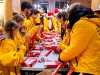 Young UK Scientologists Share the Joy of the Season with Children Spending the Holidays in Hospital
