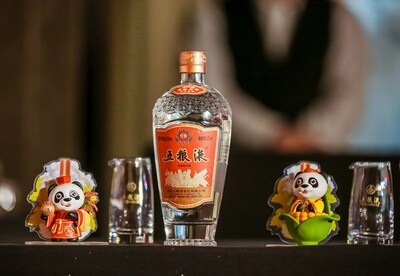 Xinhua Silk Road: Chinese baijiu brand enlivens foreign Spring Festival celebrations as symbol of “harmonious happiness”